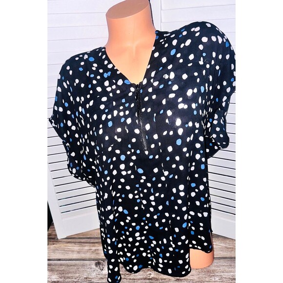 Torrid Polka Dot Top Shirt Blouse Size 1 or 1X Short Sleeve Causual Office Wear - Picture 1 of 5